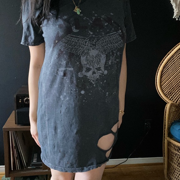 Distressed tshirt dress - Picture 6 of 10